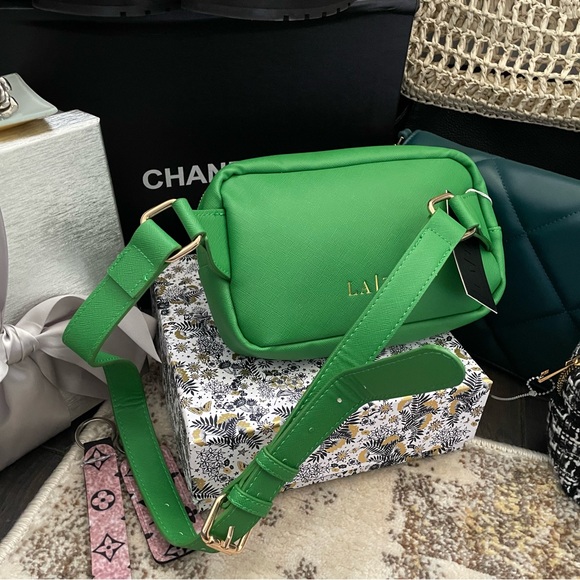 DEVON🌟Green “I Speak Fluent Italian” Bum Bag w/ Gold Hardware 🌟NWT - Picture 6 of 7